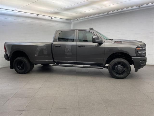 2026 RAM Ram 3500 RAM 3500 TRADESMAN CREW CAB 4X4 8 BOX
