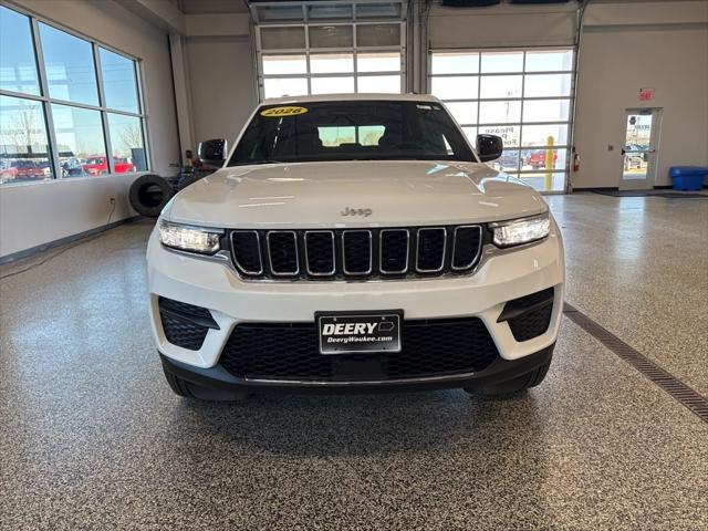2026 Jeep Grand Cherokee GRAND CHEROKEE LAREDO X 4X4