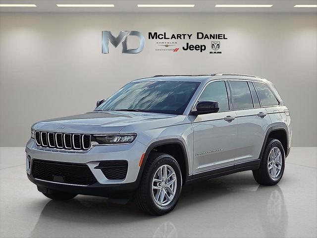 2026 Jeep Grand Cherokee GRAND CHEROKEE LAREDO X 4X4