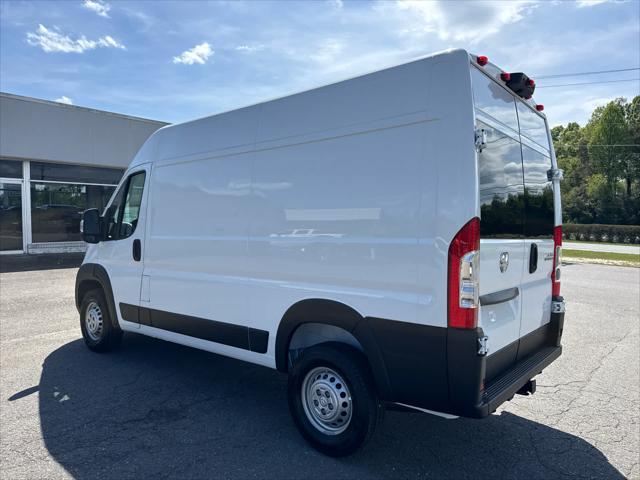 2026 Ram ProMaster Cargo Van Tradesman High Roof 136 WB w/Pass Seat