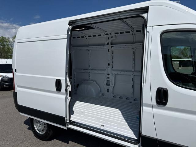 2026 Ram ProMaster Cargo Van Tradesman High Roof 136 WB w/Pass Seat