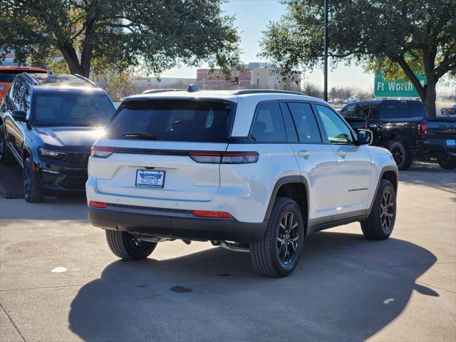 2026 Jeep Grand Cherokee Altitude 4x2