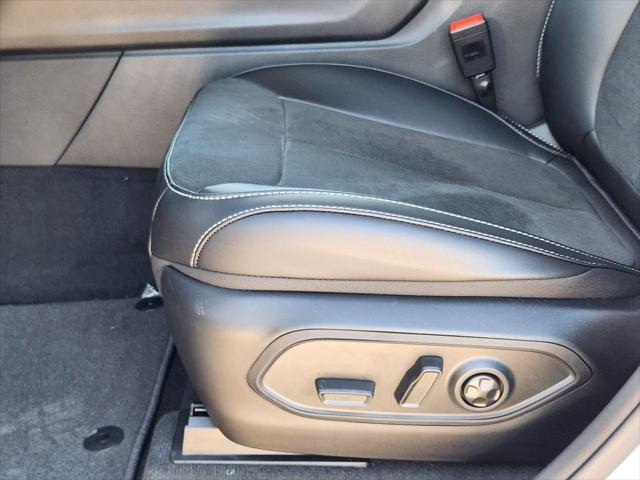 2026 Jeep Grand Cherokee Altitude 4x2