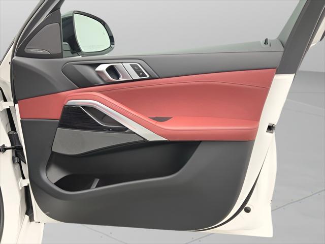 2025 BMW X6 xDrive40i