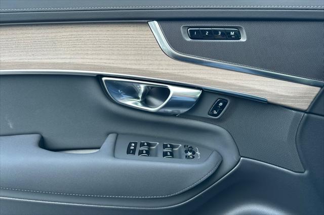 2026 Volvo XC90 Plus, B5 AWD Gas (mild hybrid), Gasoline, Bright, 7 Seats
