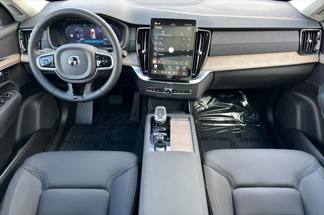 2026 Volvo XC90 Plus, B5 AWD Gas (mild hybrid), Gasoline, Bright, 7 Seats