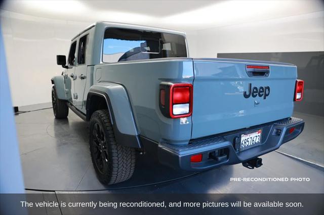 2024 Jeep Gladiator Nighthawk