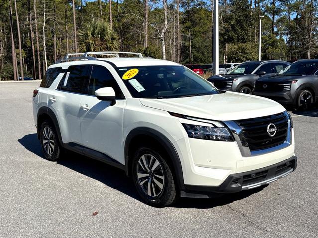 2023 Nissan Pathfinder SL 4WD
