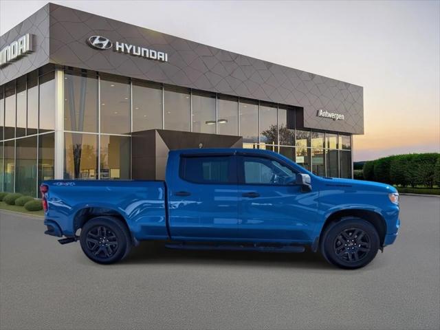 2022 Chevrolet Silverado 1500 4WD Crew Cab Standard Bed Custom