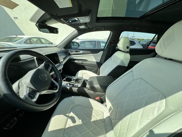 2025 Volkswagen Atlas Cross Sport 2.0T SEL Premium R-Line