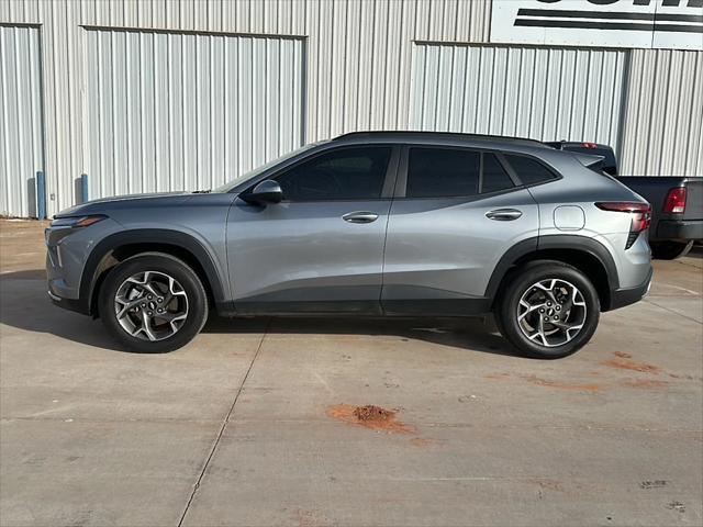 2025 Chevrolet Trax FWD LT