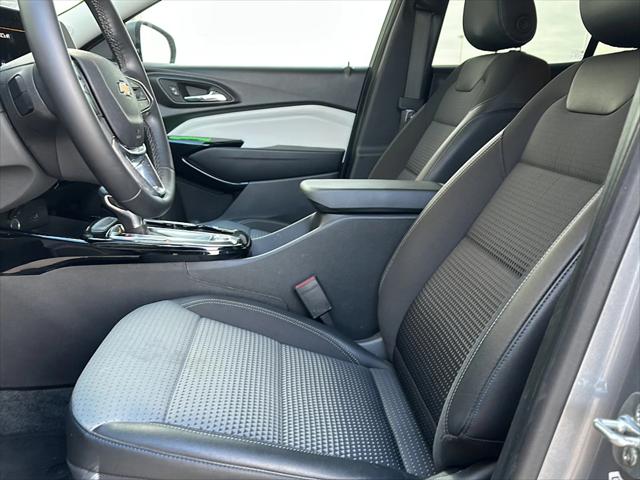 2025 Chevrolet Trax FWD LT