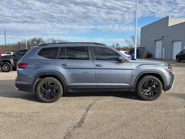 2022 Volkswagen Atlas 3.6L V6 SE w/Technology