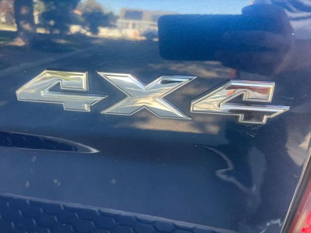2021 Ram 1500 SLT Crew Cab 4x4 5'7" Box