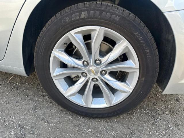 2022 Chevrolet Malibu FWD LT