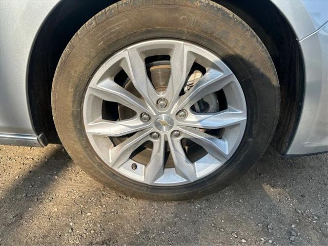 2022 Chevrolet Malibu FWD LT