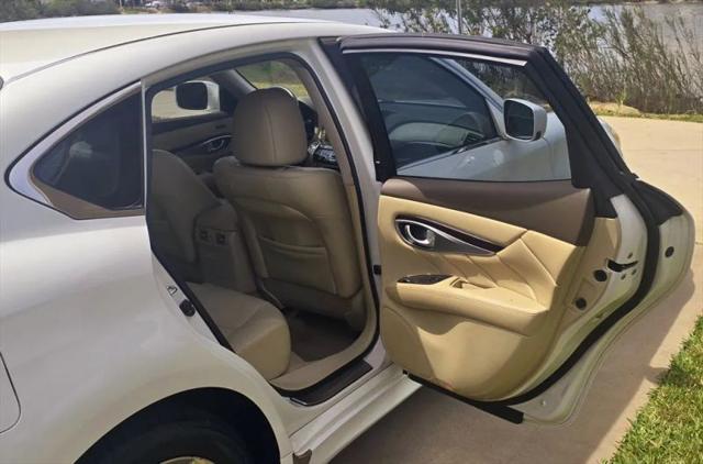 2012 INFINITI M37 M37