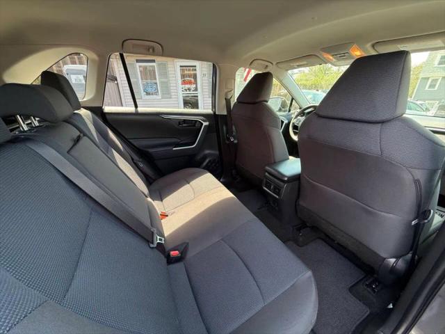 2020 Toyota RAV4 Hybrid LE