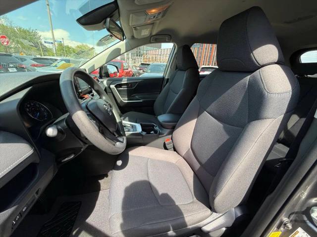 2020 Toyota RAV4 Hybrid LE