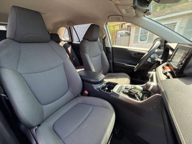 2020 Toyota RAV4 Hybrid LE