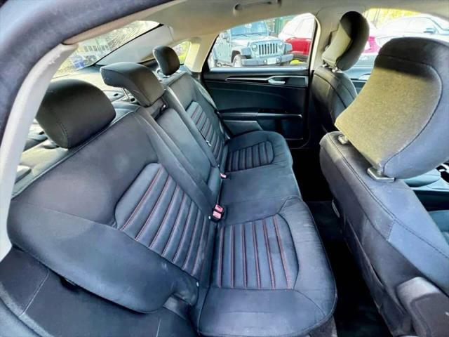 2015 Ford Fusion SE