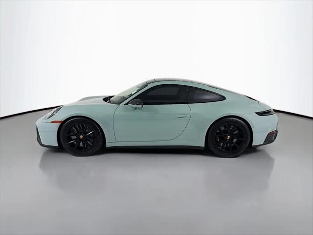 2025 Porsche 911 Carrera 4 GTS