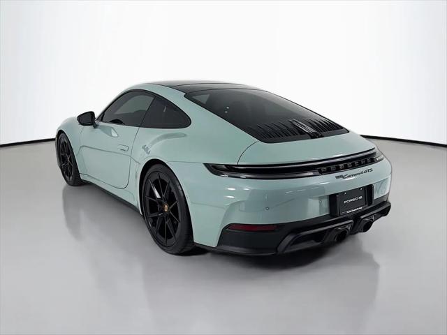 2025 Porsche 911 Carrera 4 GTS