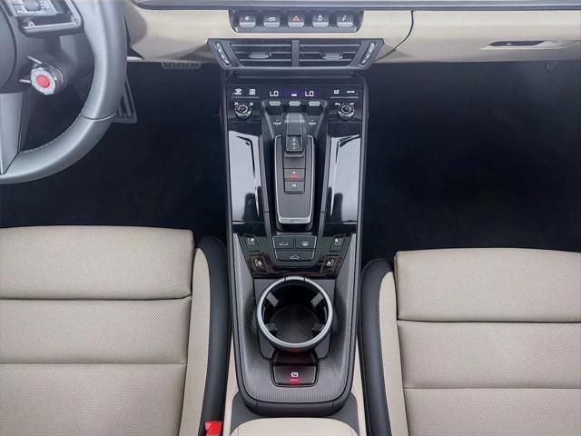 2025 Porsche 911 Carrera 4 GTS