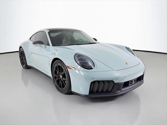 2025 Porsche 911 Carrera 4 GTS