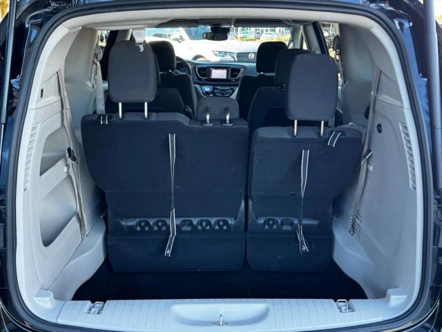 2024 Chrysler Voyager LX