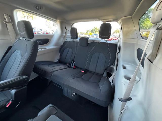 2024 Chrysler Voyager LX