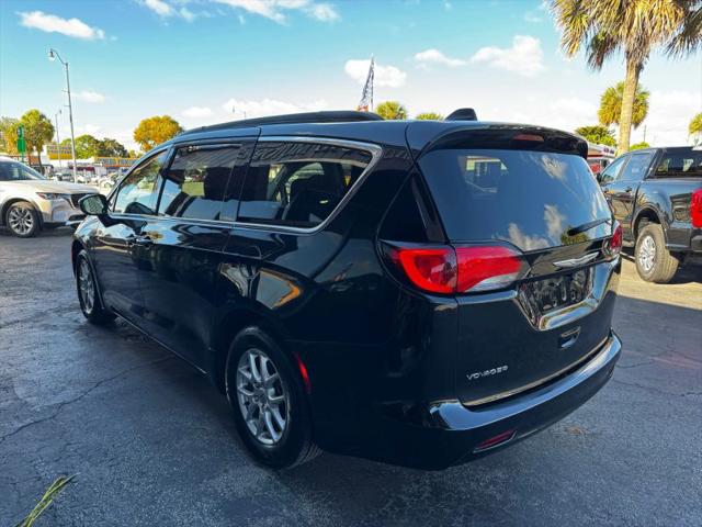 2024 Chrysler Voyager LX