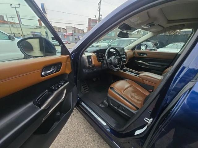 2022 Nissan Pathfinder Platinum 4WD