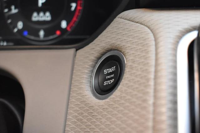 2019 Land Rover Range Rover Velar P250 R-Dynamic SE