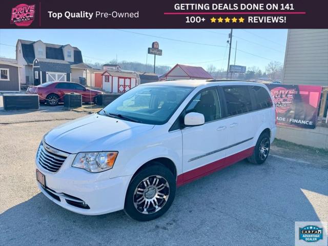 2016 Chrysler Town & Country Touring for sale in Fenton, MO