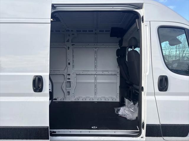 2026 Ram ProMaster 2500 Cargo Van Tradesman Low Roof 136" WB w/Pass Seat