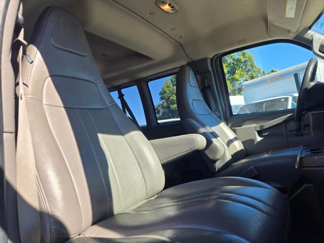 2016 GMC Savana 3500 LS