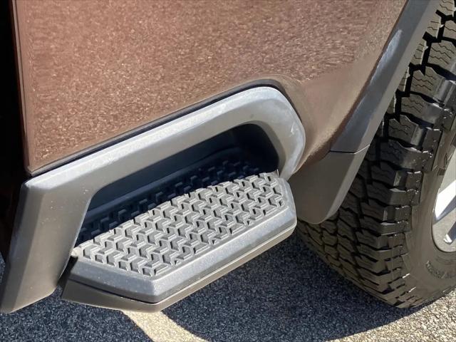 2024 Chevrolet Silverado 2500HD 4WD Crew Cab Standard Bed LT
