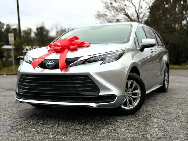 2024 Toyota Sienna LE