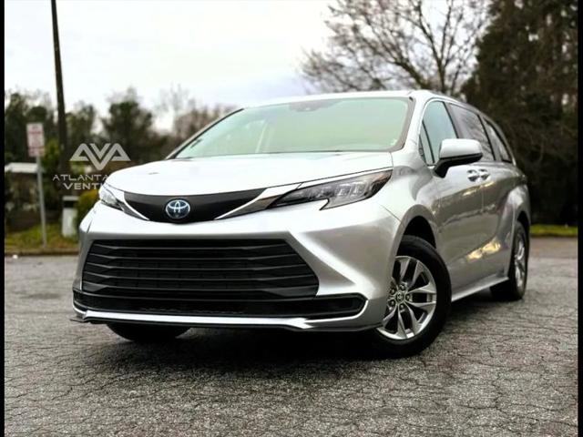 2024 Toyota Sienna LE