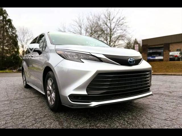 2024 Toyota Sienna LE