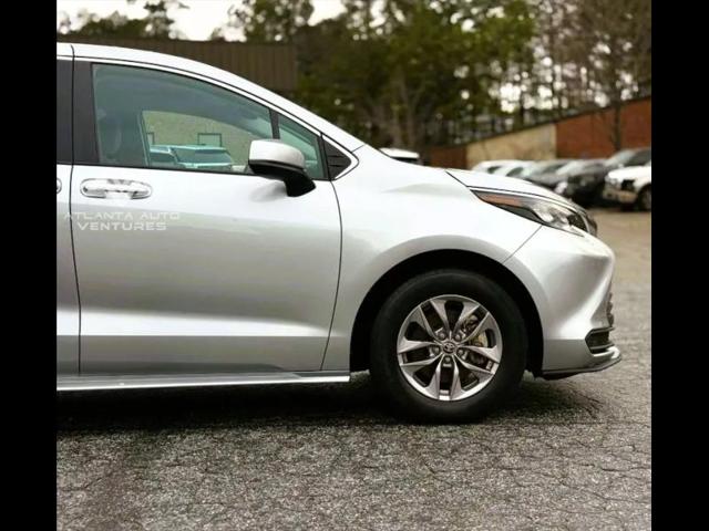 2024 Toyota Sienna LE