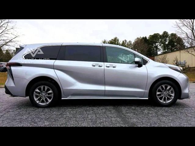 2024 Toyota Sienna LE