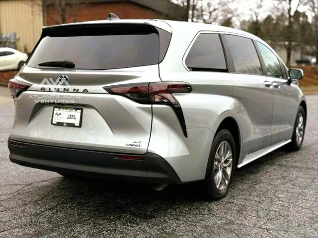 2024 Toyota Sienna LE