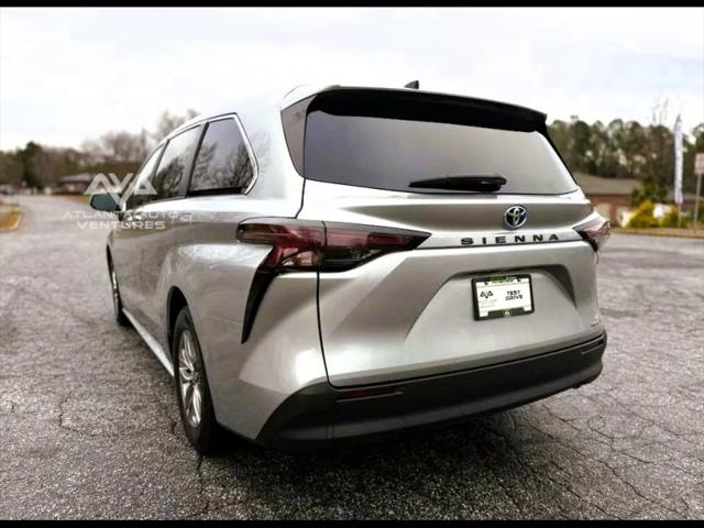 2024 Toyota Sienna LE