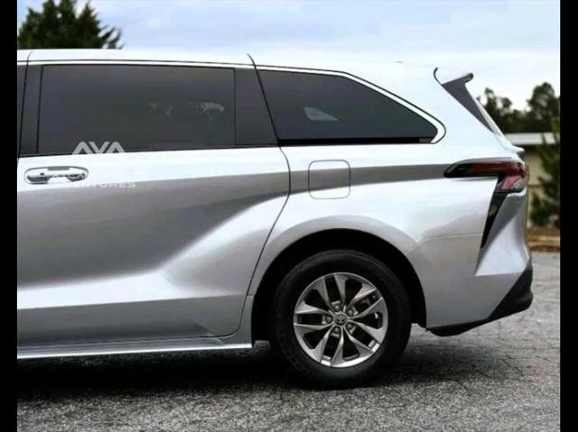 2024 Toyota Sienna LE