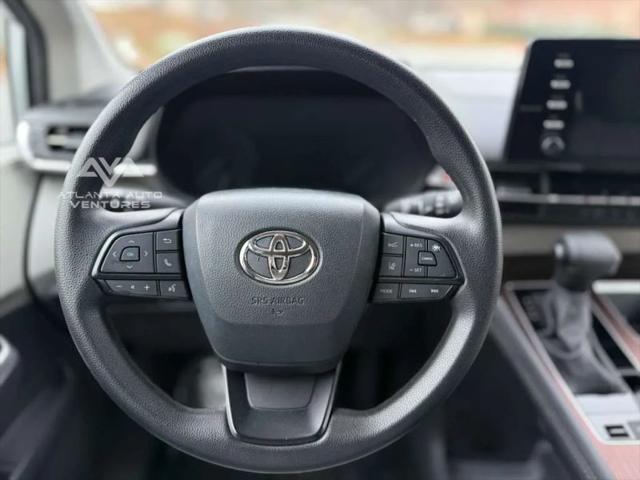 2024 Toyota Sienna LE
