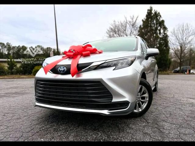 2024 Toyota Sienna LE
