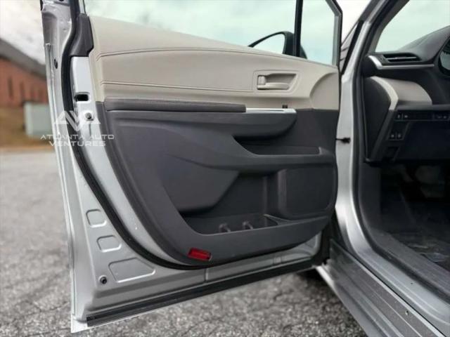 2024 Toyota Sienna LE