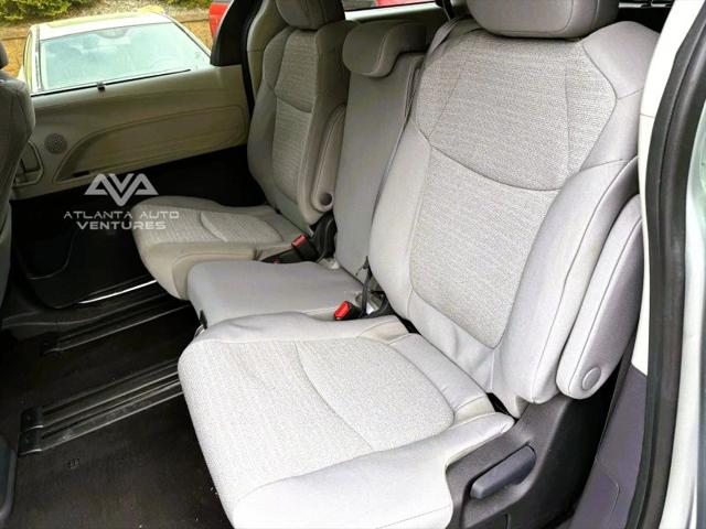 2024 Toyota Sienna LE
